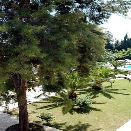 Milton Otel Roda (Corfu)