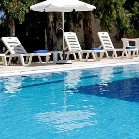 Milton Hotel 2*