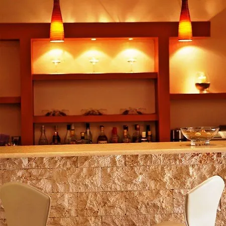 Milton Otel 2*