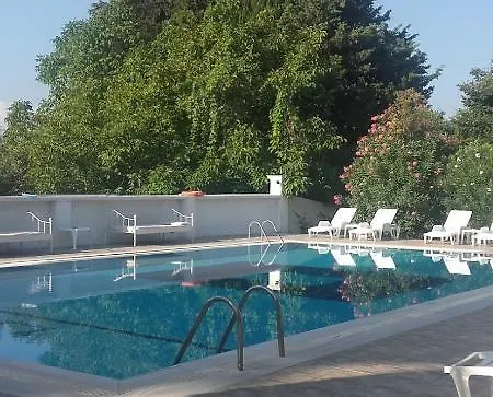 Milton Hotel 2*